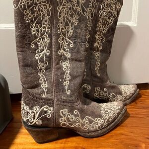 Corral boots size 5M